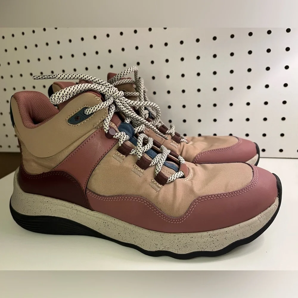 Clarks Women's Jaunt Lo Hiking Boot in Taupe Combi Size 11 Outdoor Gorpcore Boho